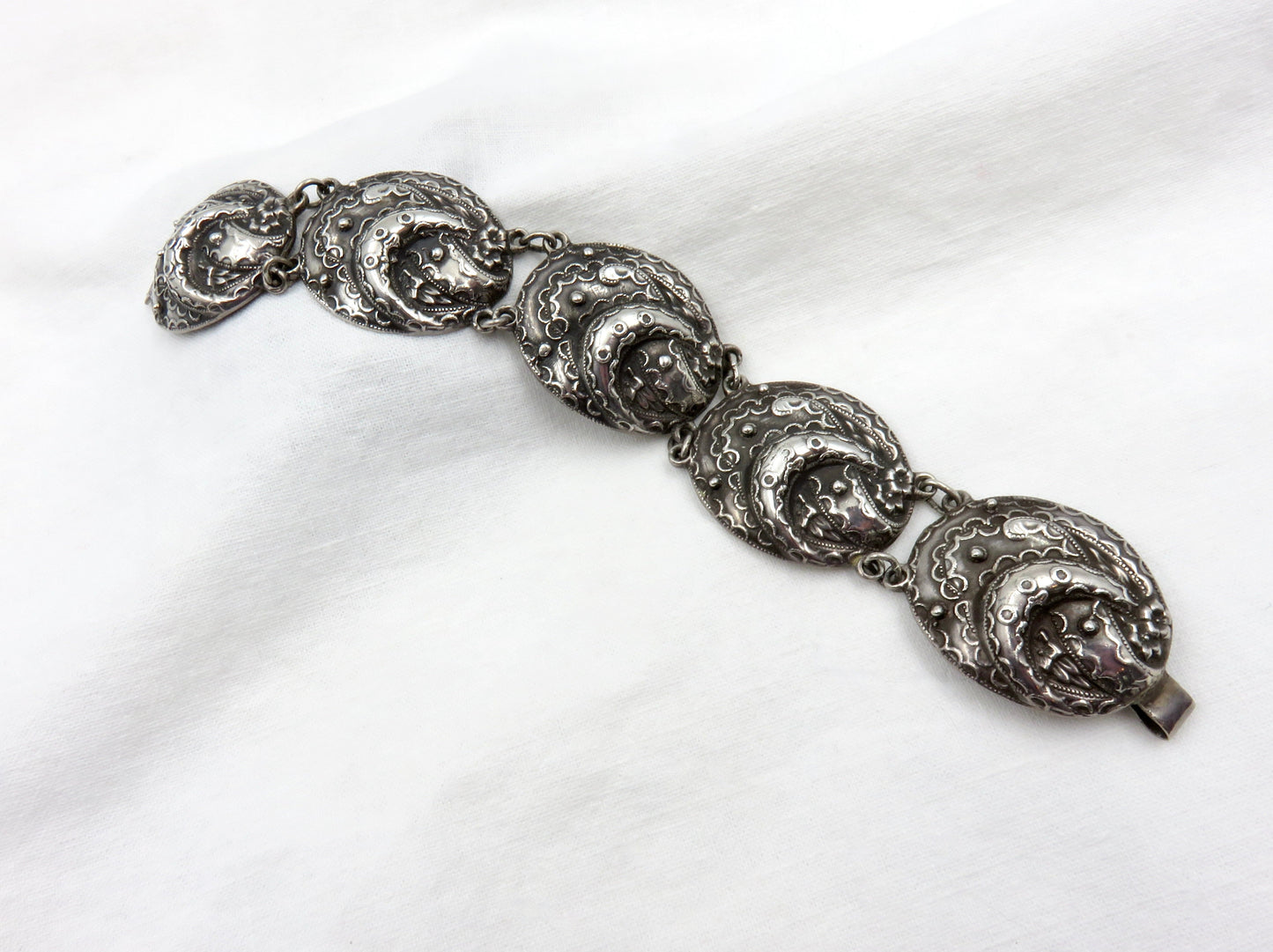 Circa 1950 Danecraft Sterling Silver Oval Link Bracelet