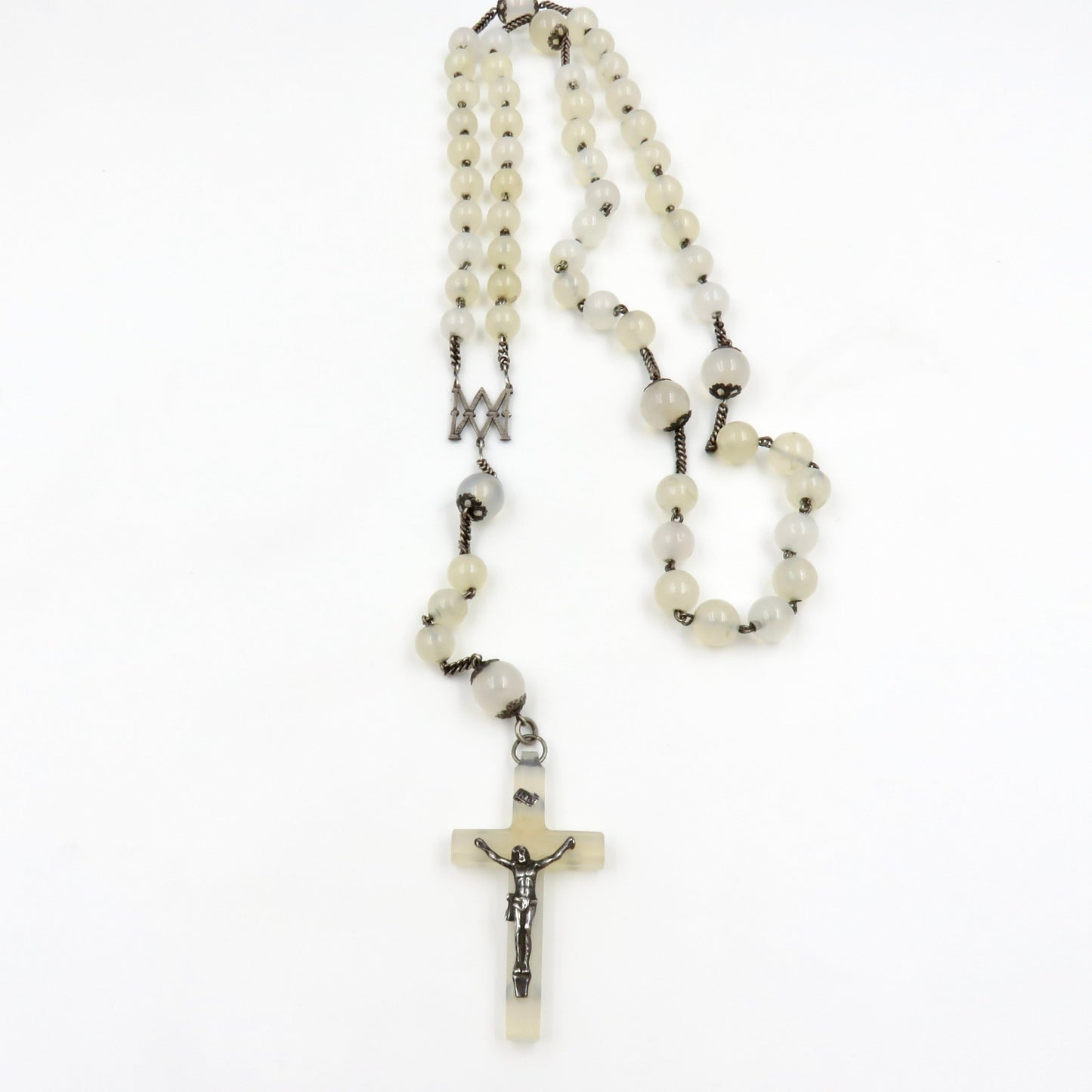 Circa 1820. European Chalcedony and Silver Rosary