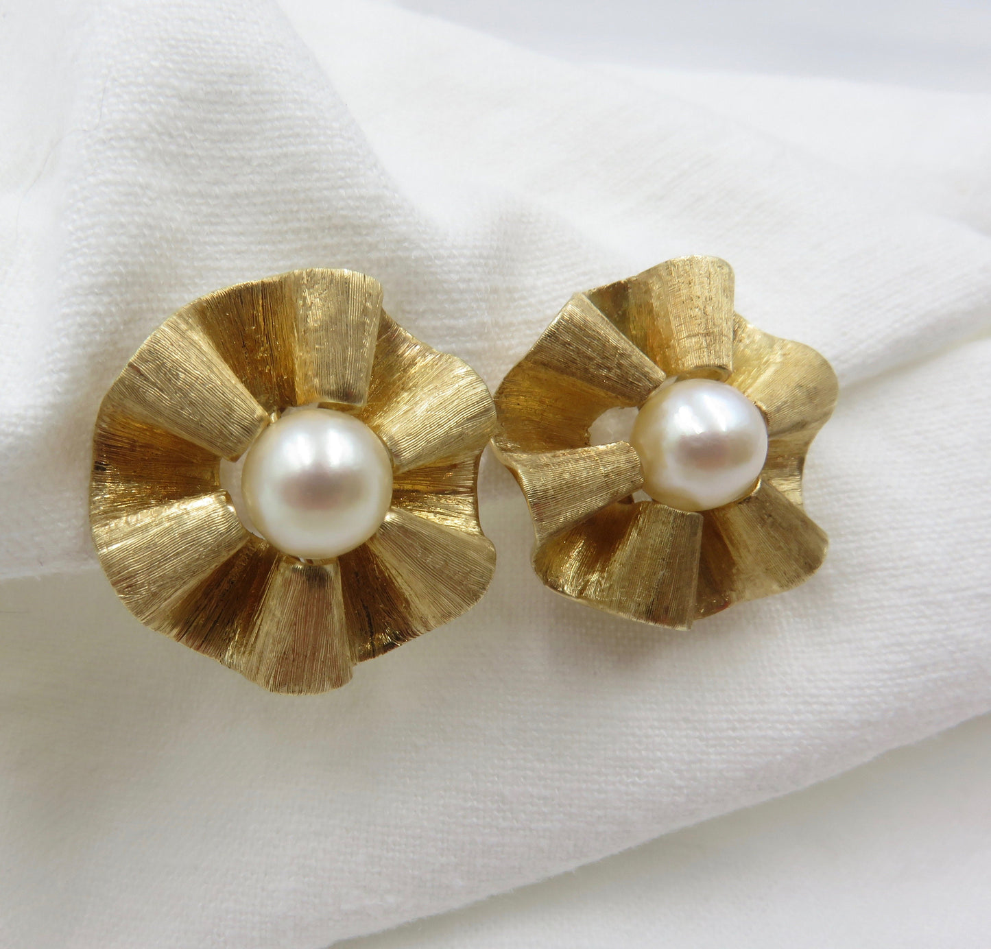 Vintage 14kt Gold and Cultured Pearl Earrings